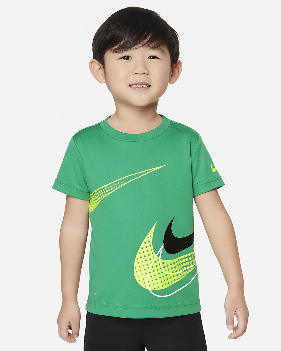 Playera con grafico infantil Nike Dri FIT Swoosh. Nike MX